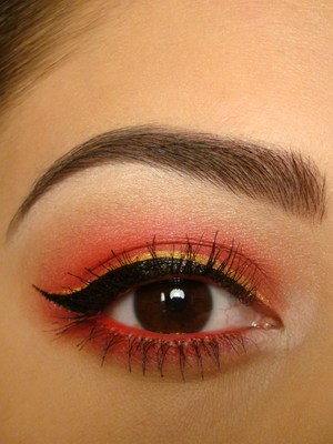 แต่งตาสีนีออน