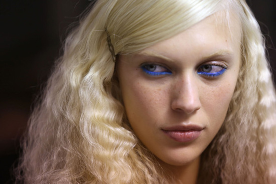 กรีดอายไลน์เนอร์