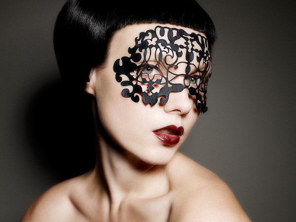 สติกเกอร์ลายฉลุ