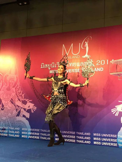 แอลลี่ พิมบงกช เปิดตัวชุดประจำชาติ