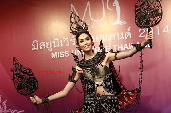 แอลลี่ พิมบงกช เปิดตัวชุดประจำชาติ