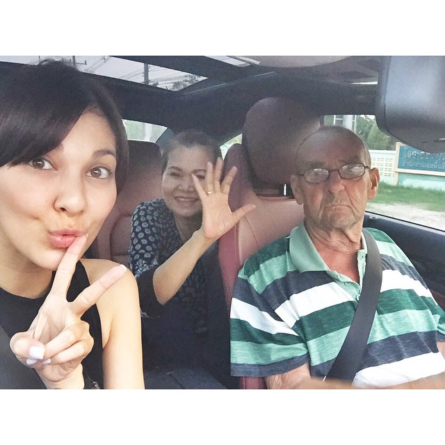 ภาพครอบครัว โบว์ เบญจวรรณ ฉลองสงกรานต์แฮปปี้พร้อมหน้า