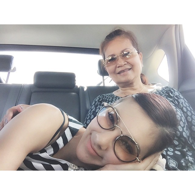 ภาพครอบครัว โบว์ เบญจวรรณ ฉลองสงกรานต์แฮปปี้พร้อมหน้า