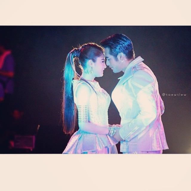 ดราม่างานช่อง 3 แฟนคลับวิจารณ์สนั่น แบ่งชนชั้นดารา-ยกคู่จิ้นจนคนดูเอียน