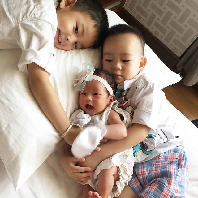 พลอย ชิดจันทร์ คลอดลูกคนที่ 4 ไม่ถึงเดือน หุ่นกลับมาผอมแล้ว