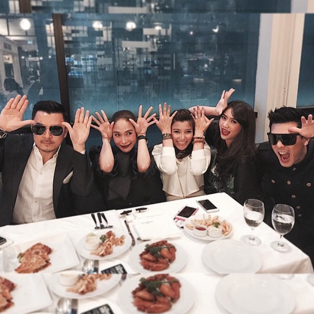 พลอย เอมมี่ แตงโม แชะภาพร่วมเฟรม สวยกินกันไม่ลง