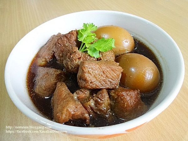 หมูต้มเค็ม อาหารไทยรสกลมกล่อม