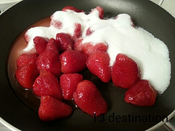 เครปเค้กกับแยมสตรอว์เบอร์รีโฮมเมด ทำเองง่าย ๆ สบายกระเป๋า