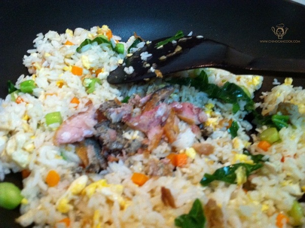 ข้าวผัดคะน้าปลาเค็ม ครบรสความอร่อยกลิ่นหอมชวนหิว