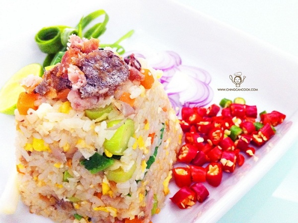ข้าวผัดคะน้าปลาเค็ม ครบรสความอร่อยกลิ่นหอมชวนหิว