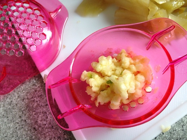 เกี่ยมฉ่ายผัดไข่ 