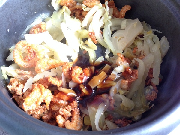 เกี่ยมฉ่ายผัดไข่ 