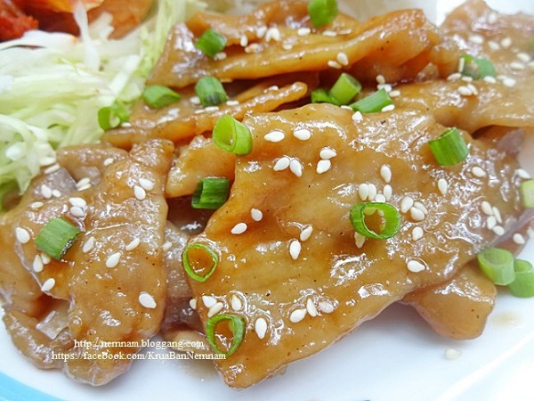 ข้าวหน้าหมูเกาหลี กับกิมจิ อิ่มอร่อยในจานเดียว 