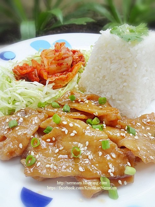 ข้าวหน้าหมูเกาหลี กับกิมจิ อิ่มอร่อยในจานเดียว 