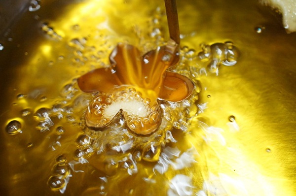 กระทงทอง ของกินเล่นน่ารัก ๆ พอดีคำ