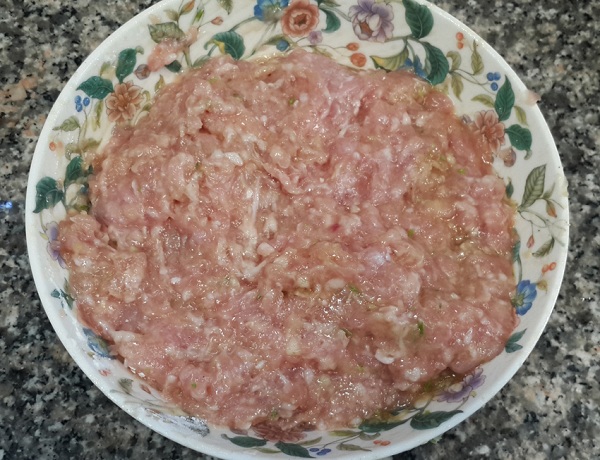 หมูสับปั้นทอดราดน้ำจิ้มซีฟู้ด เมนูสุดง่าย อร่อยแซบ 