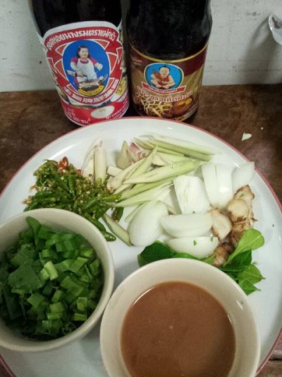 ต้มแซบปลาหมึกยัดไส้ ซดร้อน ๆ รสเด็ดเผ็ดถึงใจ 