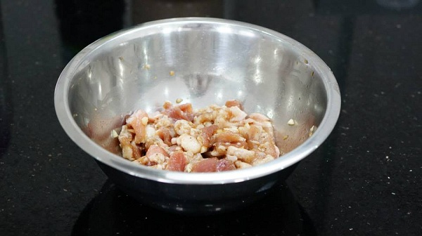 หมูทอดเจียงฮาย สูตรชุบแป้ง เมนูสุดฮอตของชาวออฟฟิศ 