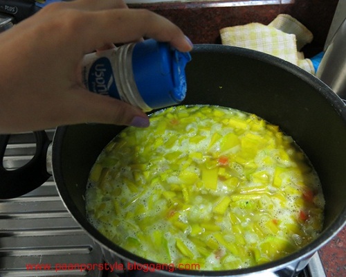 ซุปฟักทอง อาหารฝรั่งเสิร์ฟร้อนๆ รสกลมกล่อม