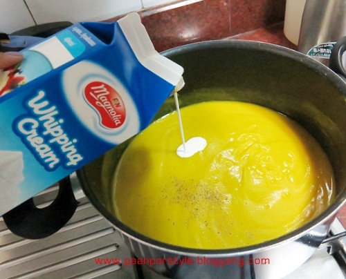 ซุปฟักทอง อาหารฝรั่งเสิร์ฟร้อนๆ รสกลมกล่อม