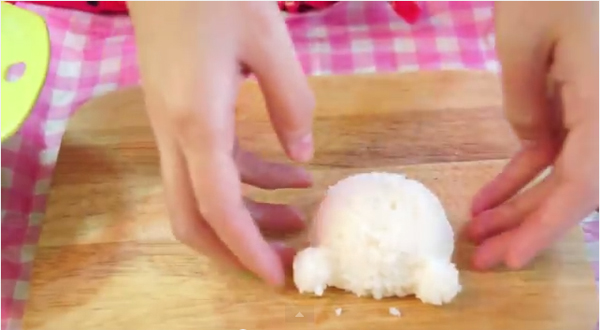 ข้าวหมีริลัคคุมะไข่ยัดไส้ ข้าวหมีริลัคคุมะไข่ยัดไส้