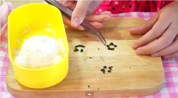 ข้าวหมีริลัคคุมะไข่ยัดไส้ ข้าวหมีริลัคคุมะไข่ยัดไส้