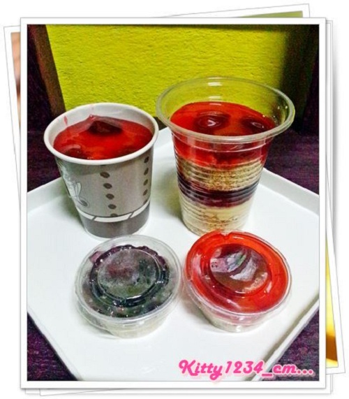 สตรอว์เบอร์รีชีสเค้ก บลูเบอร์รีชีสเค้ก สูตรไร้ครีมชีส ไม่เลี่ยน ไม่หวาน และไม่อ้วน