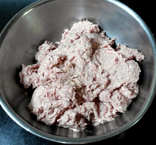 แฮกึ๊นหมูสับ ผสมเนื้อปลาและไข่แดงเค็ม 