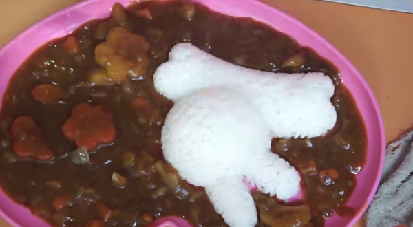 ข้าวกระต่ายหน้าแกงกระหรี่หมูทอด เมนูอร่อยน่ารักน่าเอ็นดู