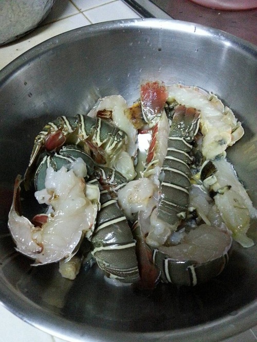 ล็อบสเตอร์ทอดกระเทียม เมนูเลอค่า ทำง่ายเหมือนพูดเล่น ! 