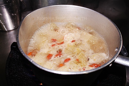 ซุปเยื่อไผ่ซี่โครงหมู 