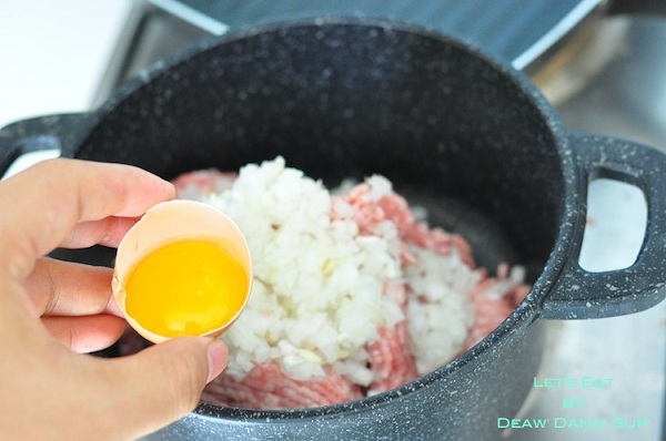 ชีสเบอร์เกอร์หมูโฮมเมด 