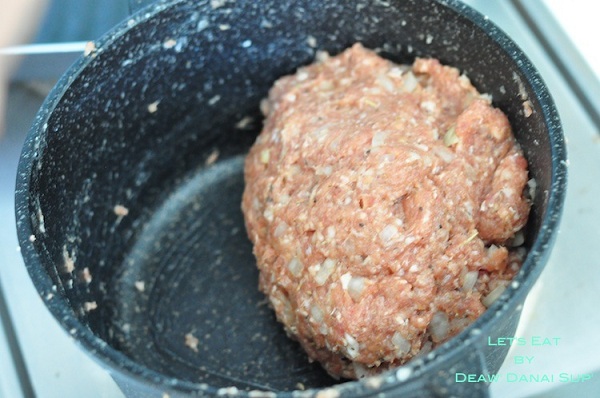 ชีสเบอร์เกอร์หมูโฮมเมด 