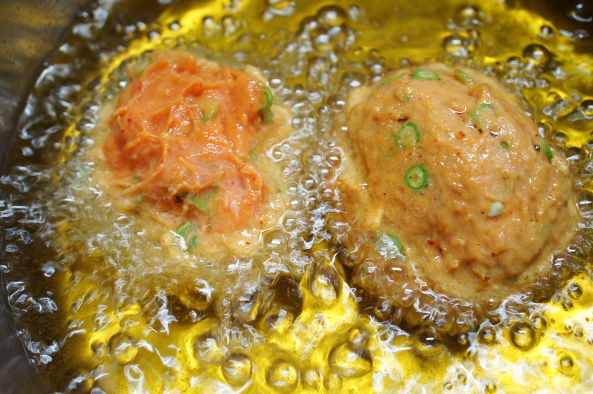 ทอดมันห่อไข่ 