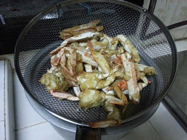 ปูม้าทอดกระเทียม เมนูง่าย ๆ ที่เห็นแล้วต้องหิว