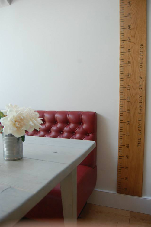 ไม้บรรทัดยักษ์ ของแต่งบ้านใช้วัดส่วนสูงของลูกน้อย 