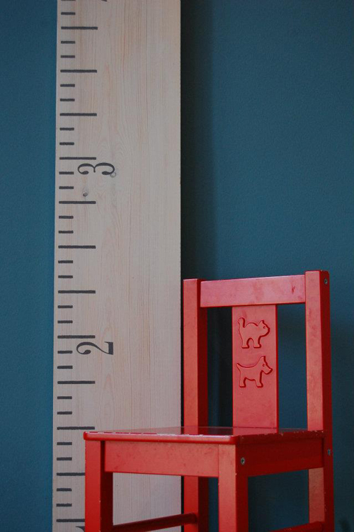 ไม้บรรทัดยักษ์ ของแต่งบ้านใช้วัดส่วนสูงของลูกน้อย 