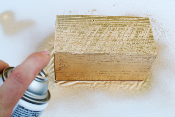 DIY แท่นไม้สุดคลาสสิก 