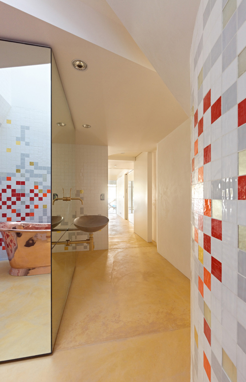 แบบบ้านริมน้ำ ดีไซน์ร่วมสมัยจากโครงไม้เก่า