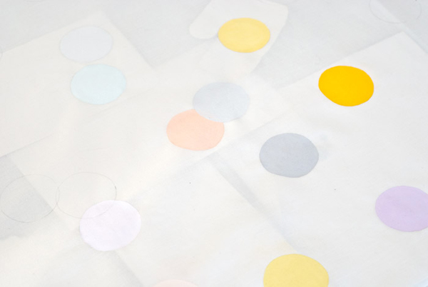 D.I.Y. ผ้าปูที่นอนลายจุดสีหวาน น่ารักมาก ๆ