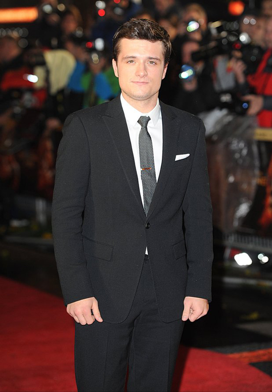 อลังการ ! World Premiere The Hunger Games : Catching Fire