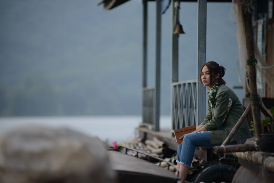 พลอย ปลื้ม ร่วมงาน GTH บทครูแอนสาวมั่นใน คิดถึงวิทยา