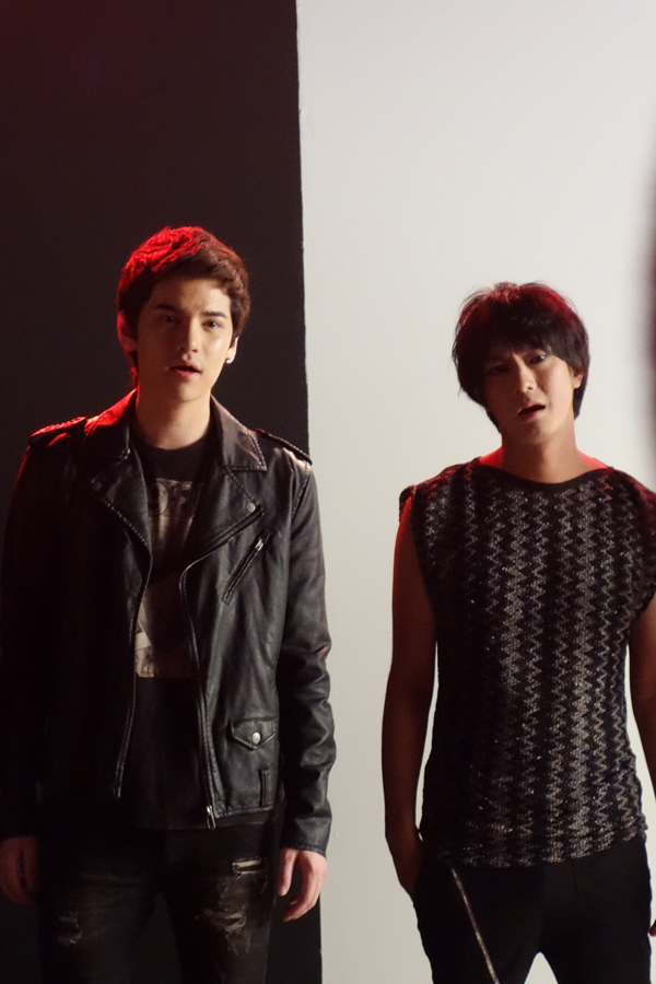 มาโกโตะ แท๊กทีม เต๋า-ติ๊นา แถลงข่าวถ่าย MV ฟินสุโค่ย 
