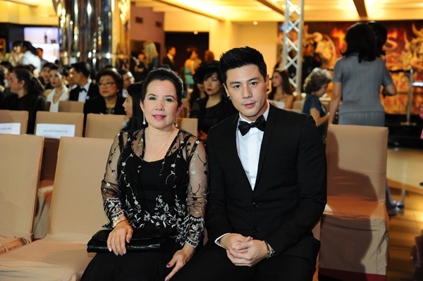 เก็บตกภาพจากงาน แผลเก่า รอยัล แชริตี้ ใหม่ ดาวิกา สวยเป๊ะ
