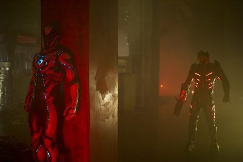 มาแล้ว ! ภาพเซตล่าสุด Max Steel พร้อมเครื่องแบบสุดเท่