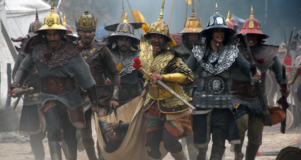 ไหม้จริง ! ตั๊ก-ต้น-หนึ่ง เสี่ยงตายลุยกองเพลิงใน ตำนานสมเด็จพระนเรศวรมหาราช