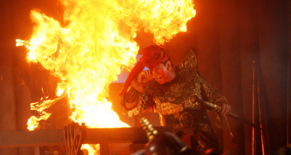 ไหม้จริง ! ตั๊ก-ต้น-หนึ่ง เสี่ยงตายลุยกองเพลิงใน ตำนานสมเด็จพระนเรศวรมหาราช