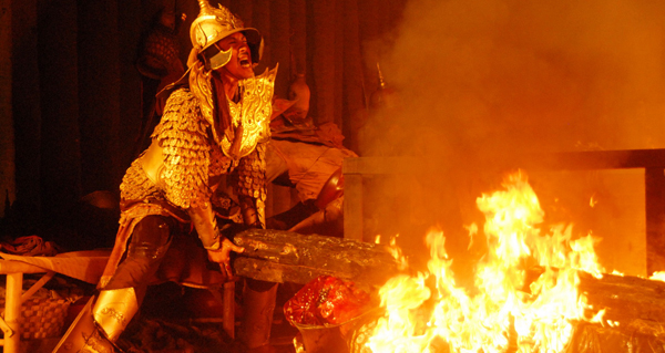 ไหม้จริง ! ตั๊ก-ต้น-หนึ่ง เสี่ยงตายลุยกองเพลิงใน ตำนานสมเด็จพระนเรศวรมหาราช