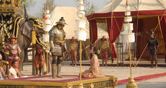 แอฟ ขนลุก ผู้พันเบิร์ด สร้างความฮึกเหิมก่อนเปิดศึกยุทธหัตถี 