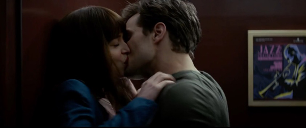 เต็มตา ! ตัวอย่างแรก Fifty Shades of Grey 